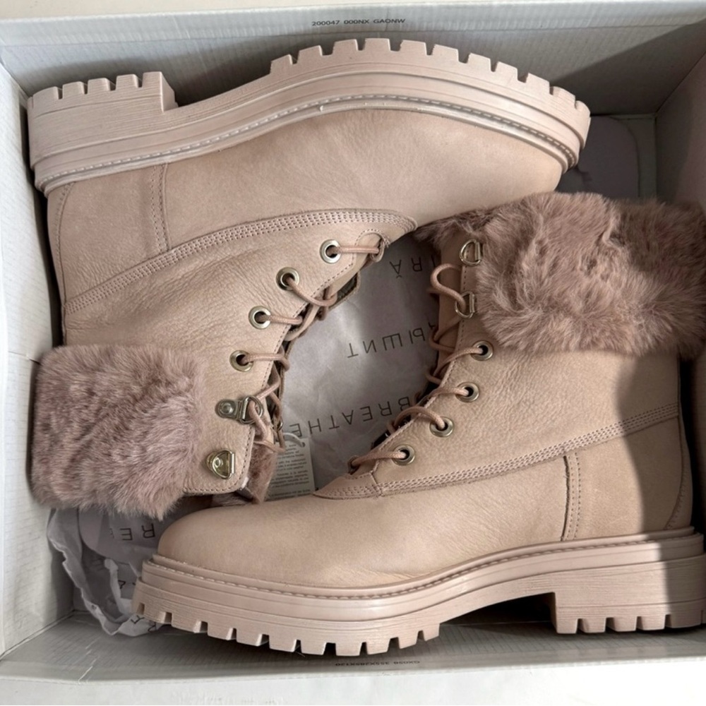 NWT Goex Iridea Nubuck Icy pink leather and faux fur lining hiking boots. 10.5